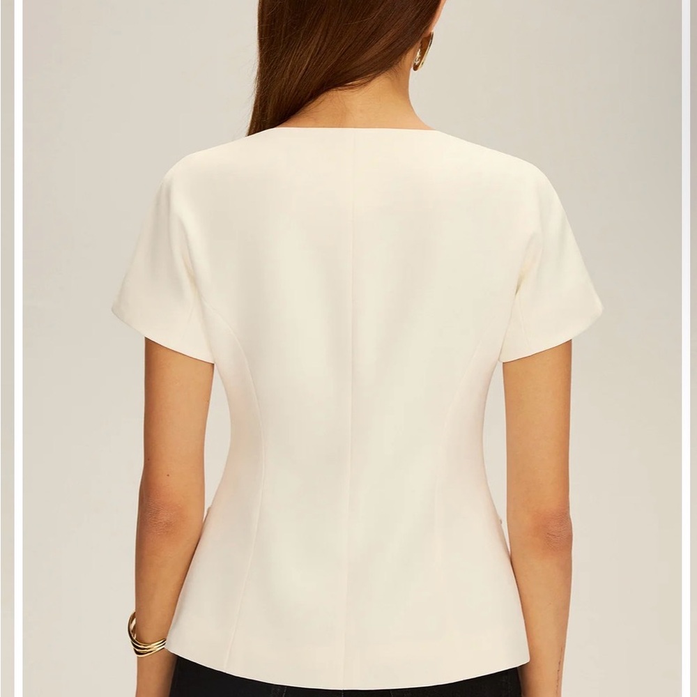 Commense Sophisticated White Short-Sleeve Blazer - Picture 3 of 5